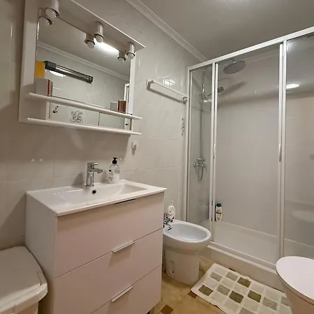 Galeon Pool Stay, 600 M To The Beach, 2 Double Beds *