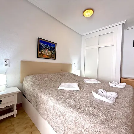 Galeon Pool Stay, 600 M To The Beach, 2 Double Beds