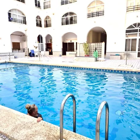 아파트 Galeon Pool Stay, 600 M To The Beach, 2 Double Beds 또레비에하