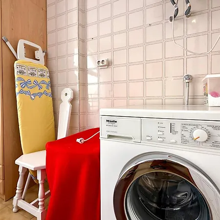 Galeon Pool Stay, 600 M To The Beach, 2 Double Beds 아파트 *